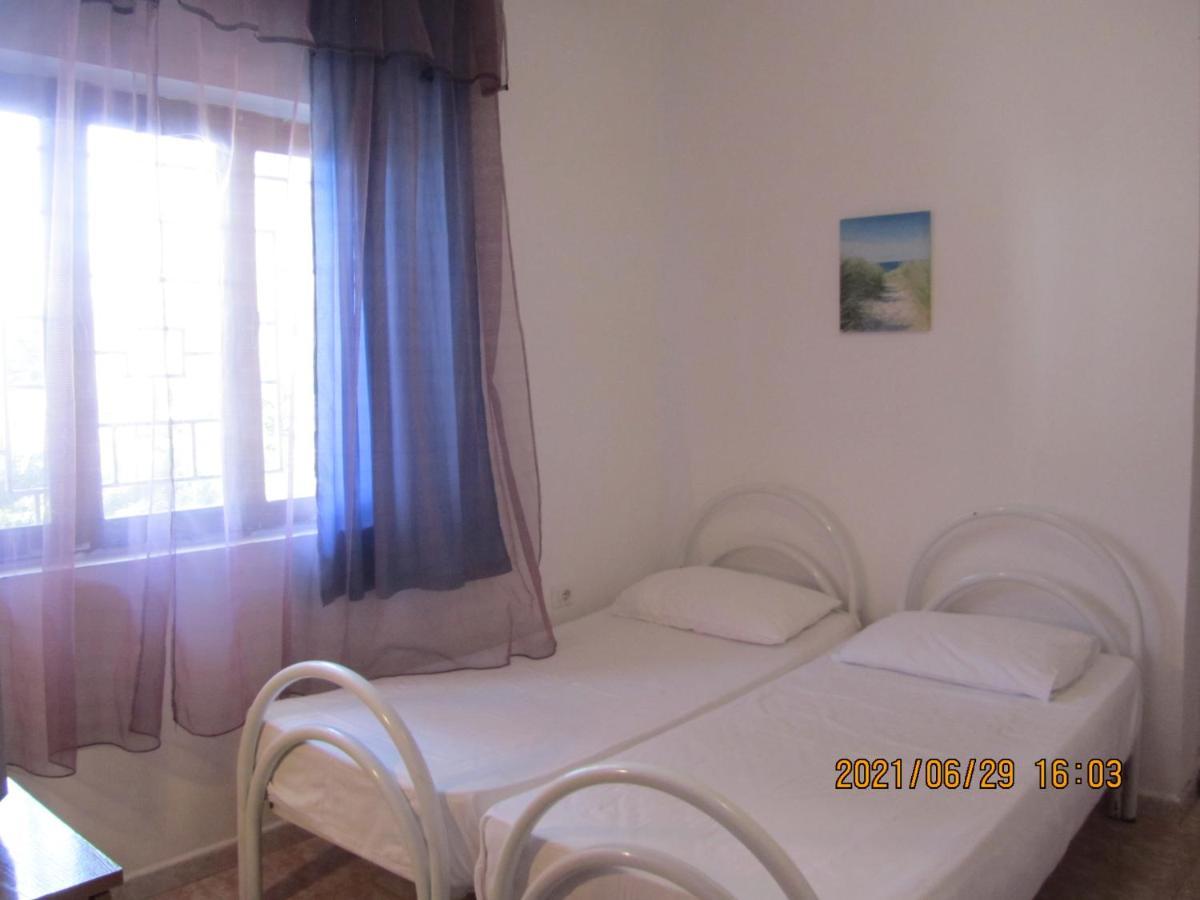 Private Apartment At Guest House Hektor & Aferdita Vlore Exterior photo